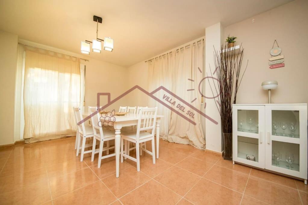 Mentrida Villa Del Sol - Piscina Climatizada מראה חיצוני תמונה