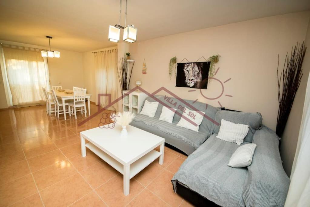 Mentrida Villa Del Sol - Piscina Climatizada מראה חיצוני תמונה