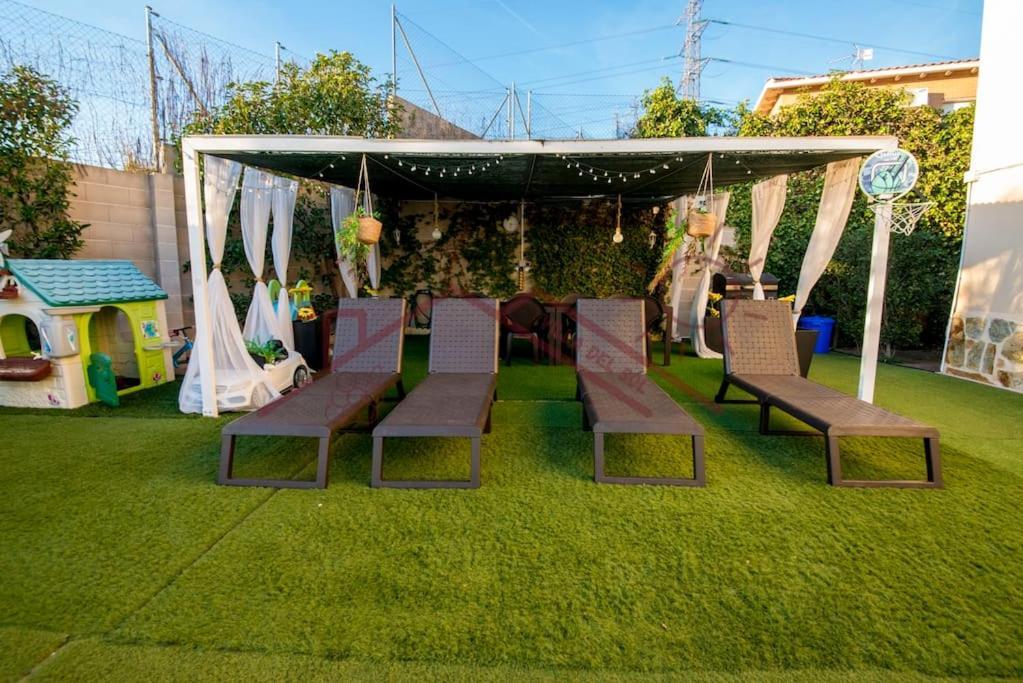 Mentrida Villa Del Sol - Piscina Climatizada מראה חיצוני תמונה